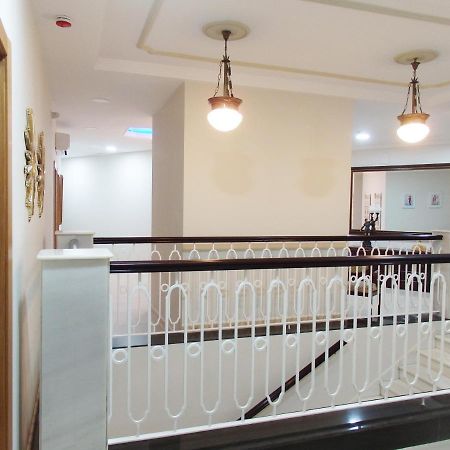מוגר Hostal Montemayor מראה חיצוני תמונה