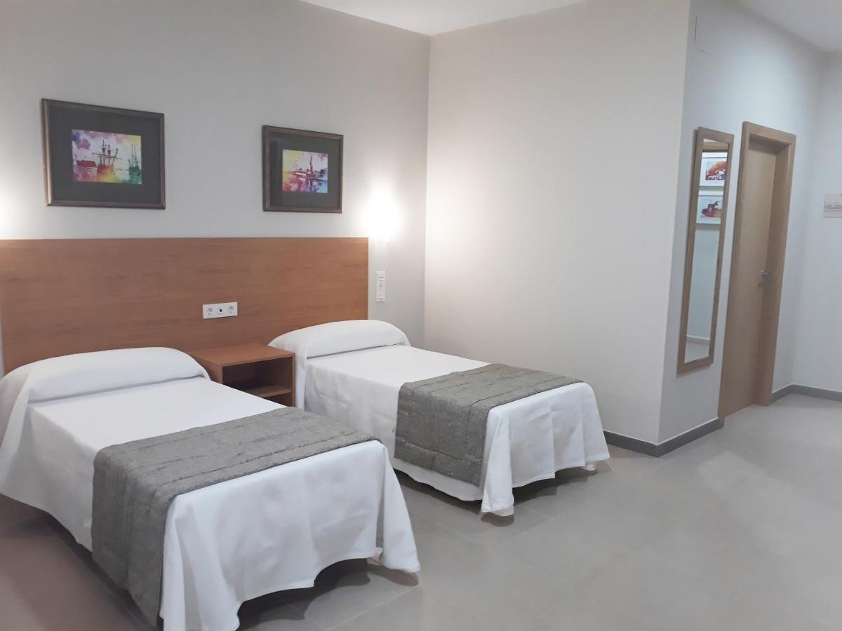 מוגר Hostal Montemayor מראה חיצוני תמונה