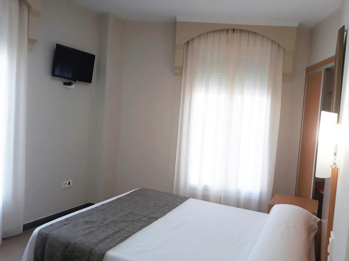 מוגר Hostal Montemayor מראה חיצוני תמונה