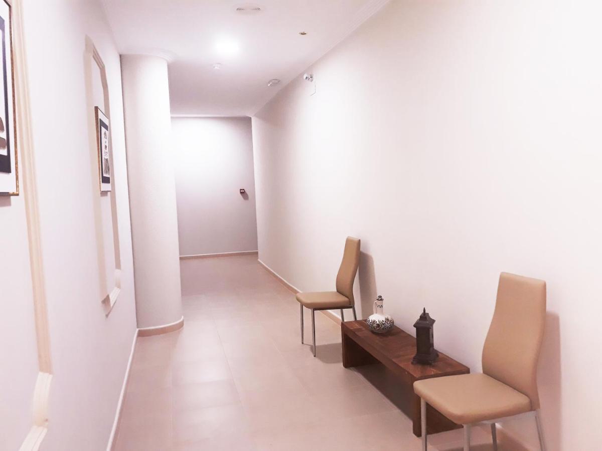 מוגר Hostal Montemayor מראה חיצוני תמונה