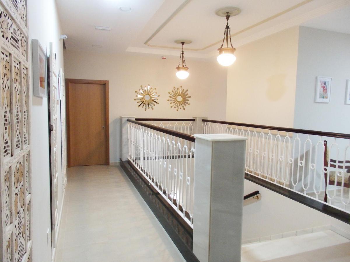 מוגר Hostal Montemayor מראה חיצוני תמונה