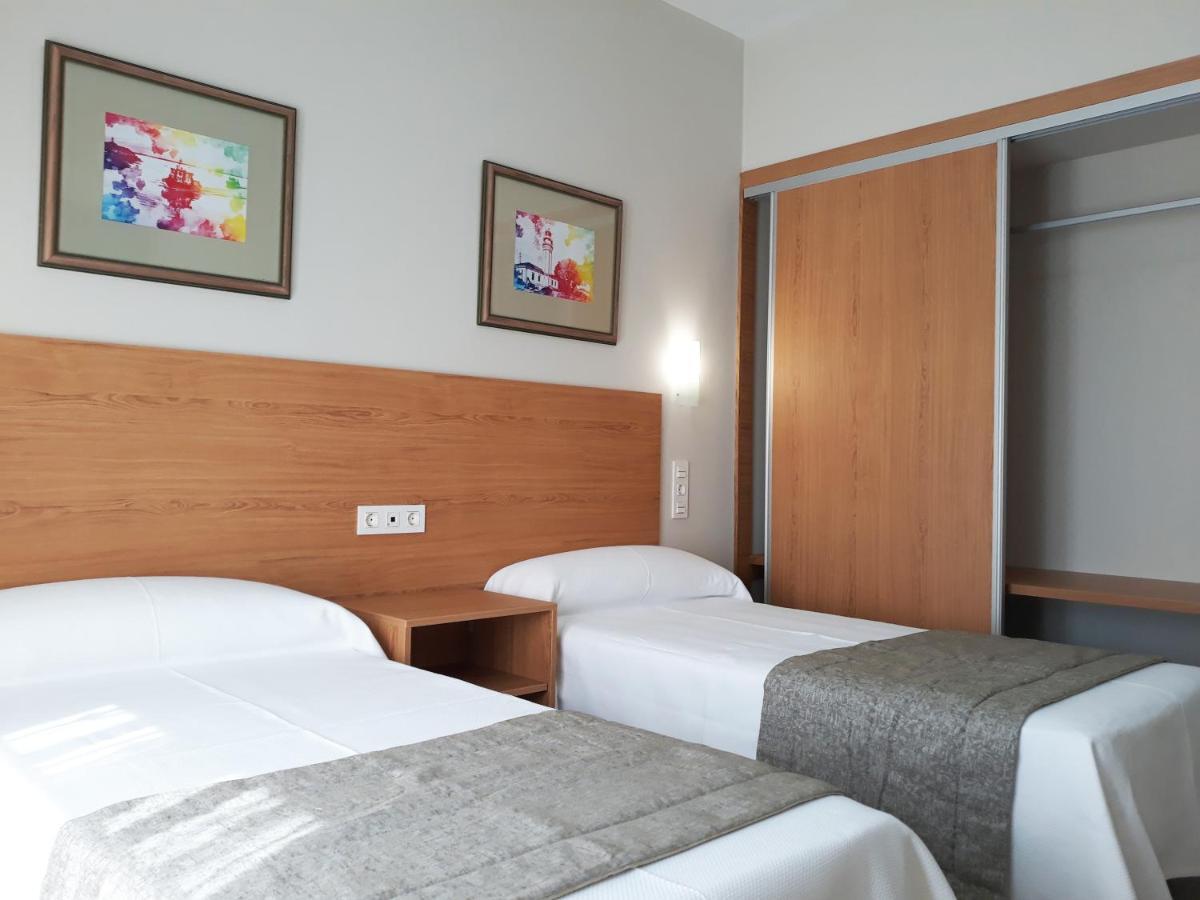 מוגר Hostal Montemayor מראה חיצוני תמונה