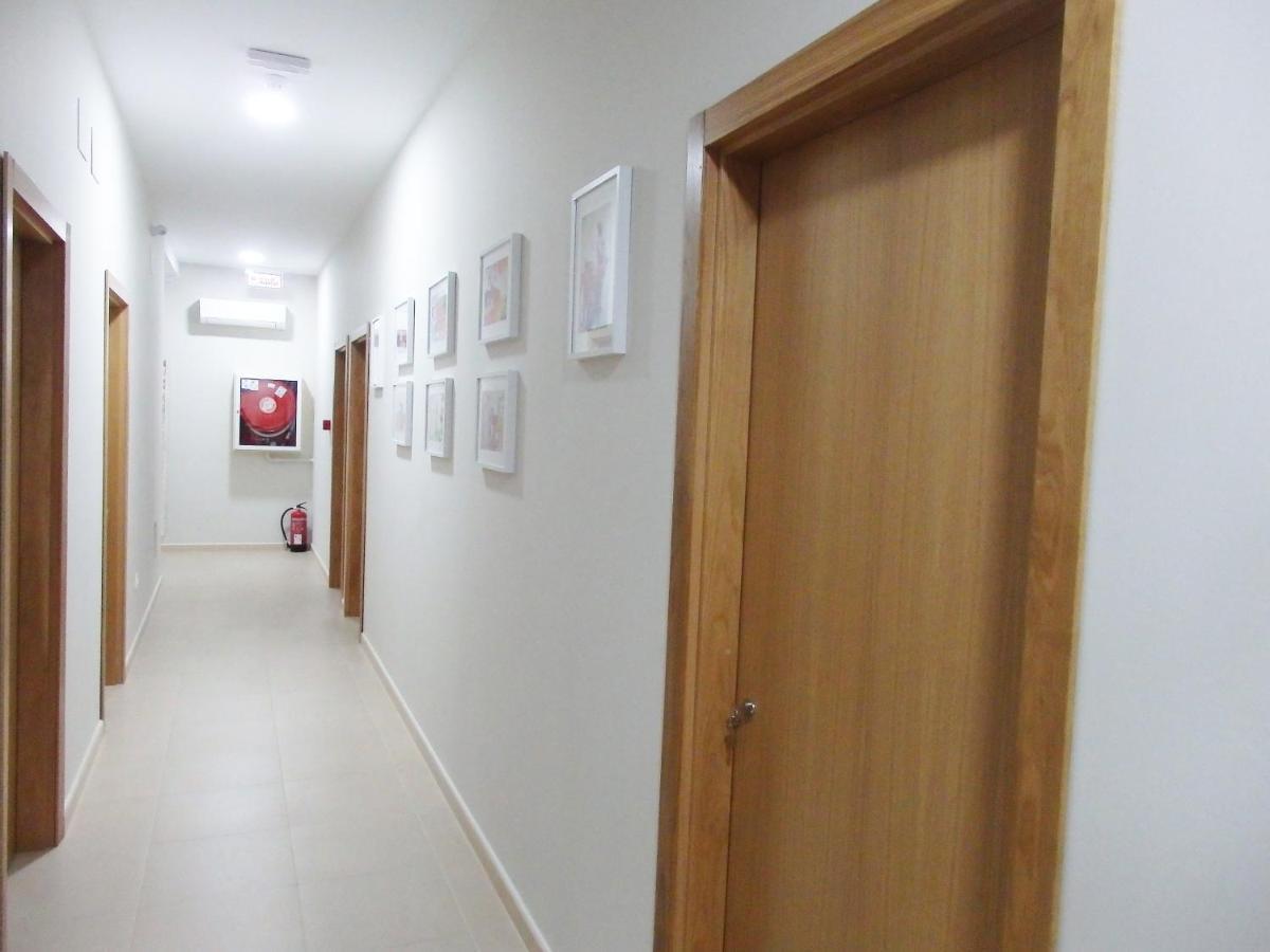 מוגר Hostal Montemayor מראה חיצוני תמונה