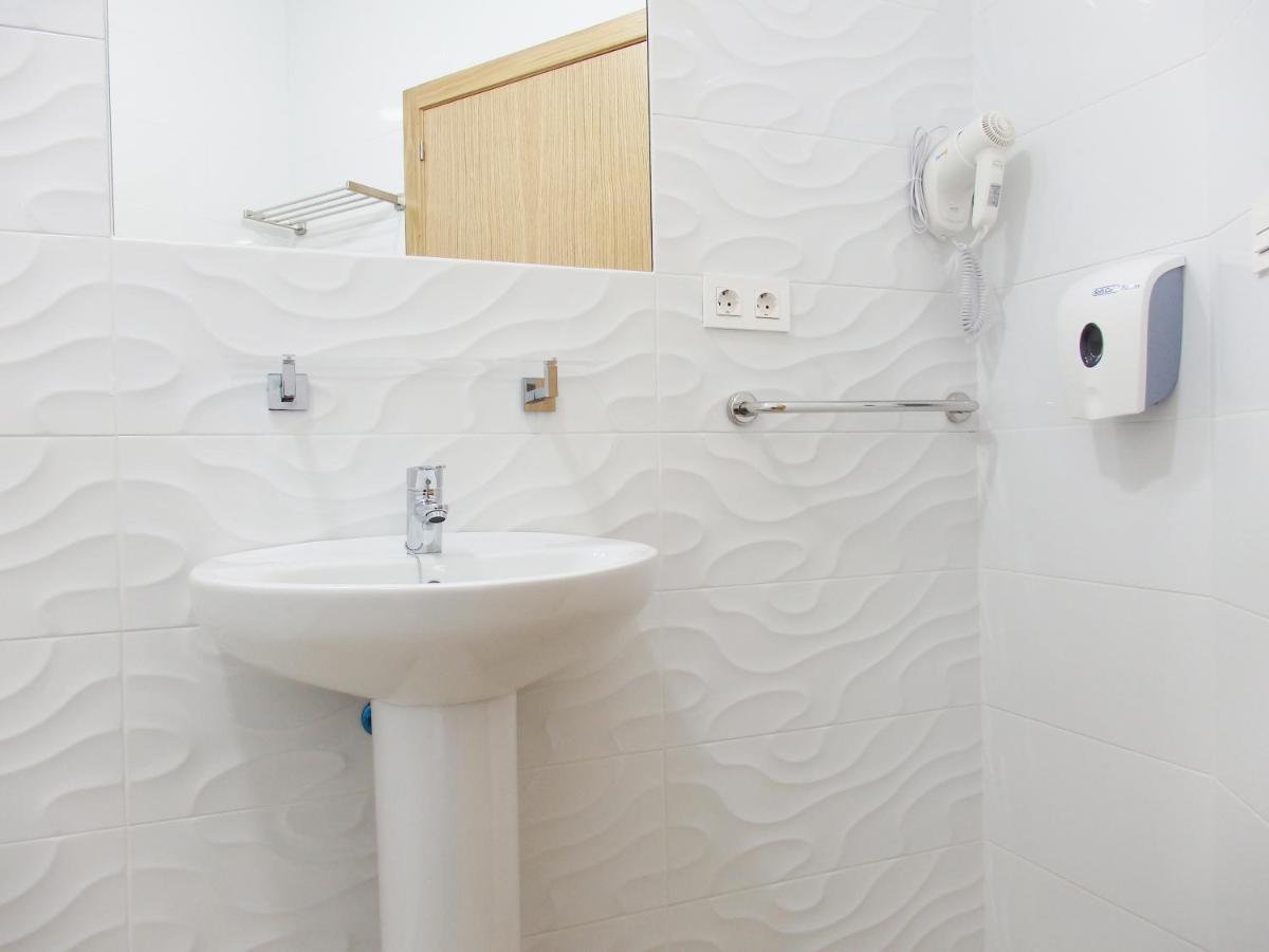 מוגר Hostal Montemayor מראה חיצוני תמונה